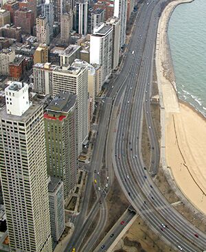 A downtown Chicago Phenix Salon is a short distance from the city's Lake Shore Drive and the Magnificent Mile.